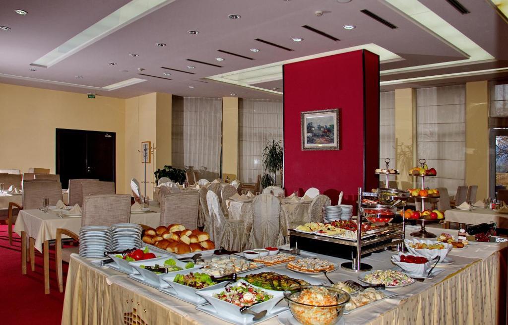 City Hotel Подгориця Екстер'єр фото